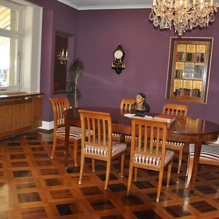 Krebs Hotel 4*